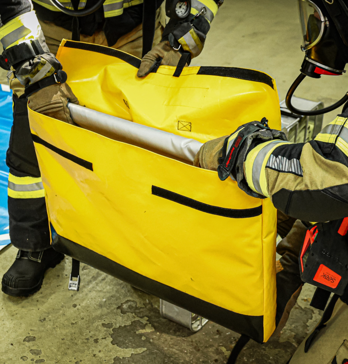 Dönges Rauchschutzvorhang Smoke Defender 70-115 cm; mit Tasche - GS Brandschutz