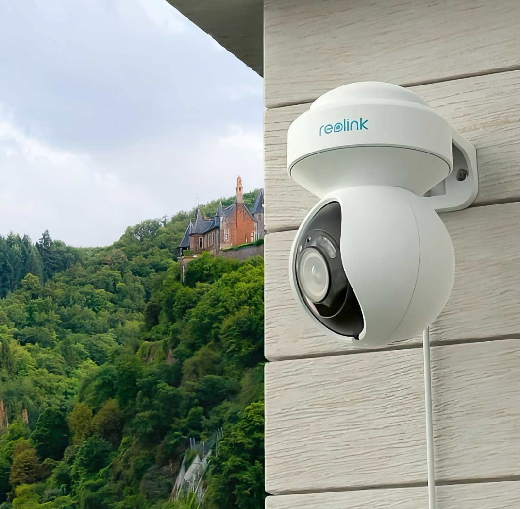 2x Reolink E Series E540 5 MP WLAN PTZ Überwachungskamera mit Personen- und Fahrzeugerkennung, integriertem Scheinwerfer und Sirene